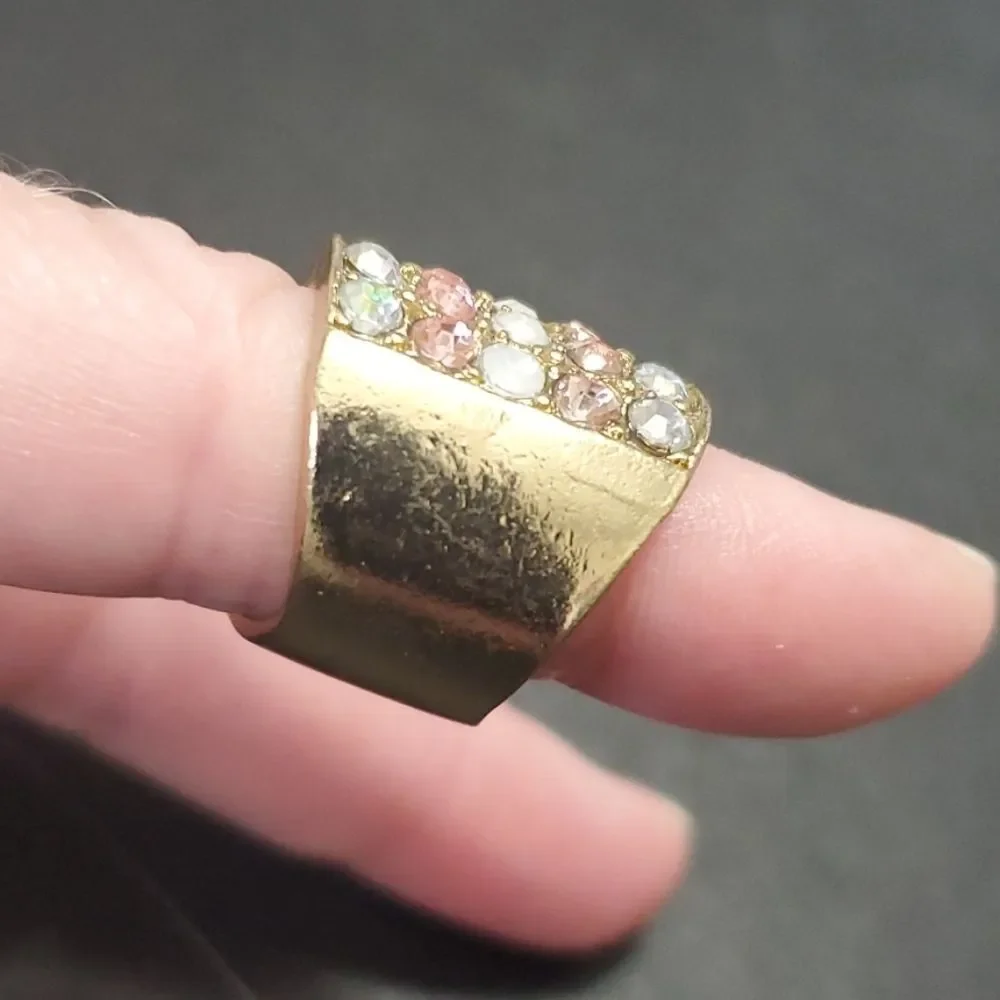 Gold tone wide rhinestone ring - Approx 5 pink chunky